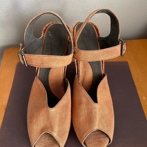 John Fluevog Pindowns Raquel apricot colored wedges size 11.